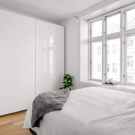 Homerentals L Central & Convenient - Queen Bed Bergen Buitenkant foto