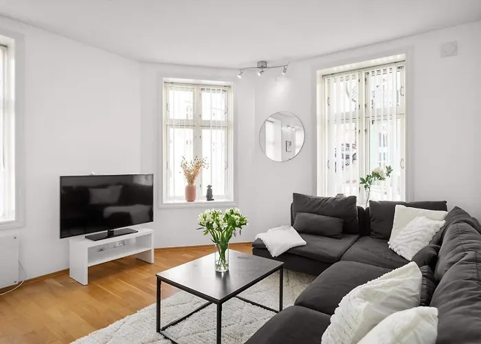Homerentals L Central & Convenient - Queen Bed