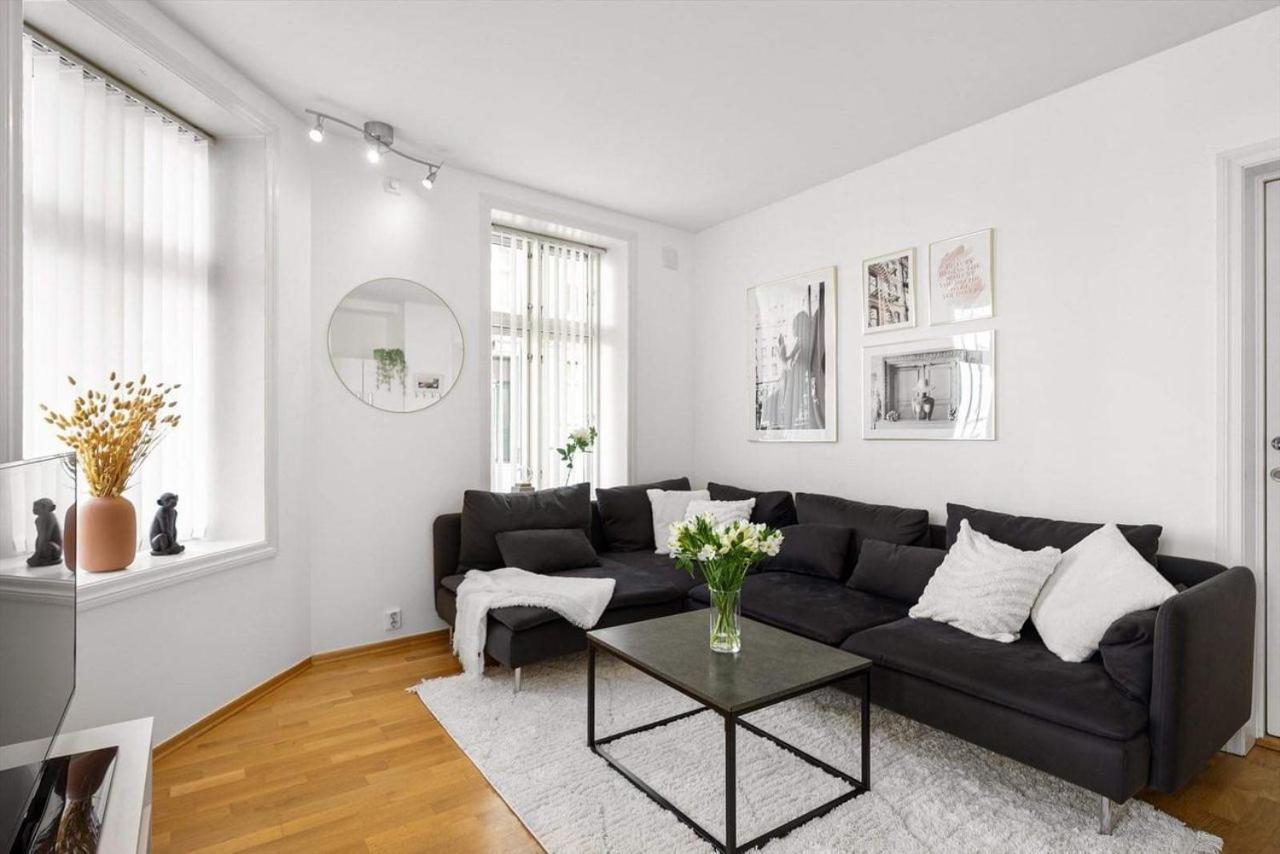 Apartment Homerentals L & Convenient - Queen Bed