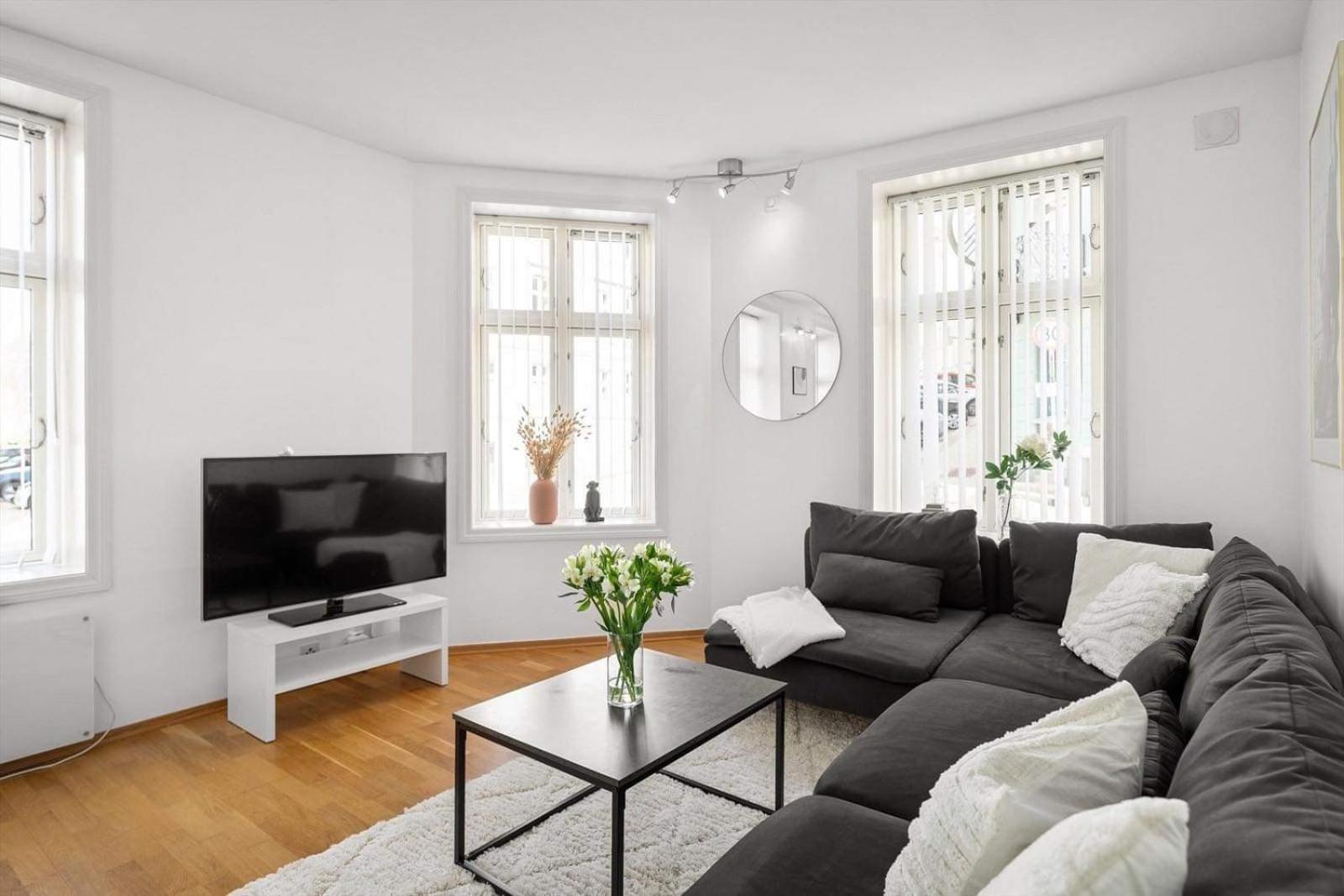 Homerentals L & Convenient - Queen Bed